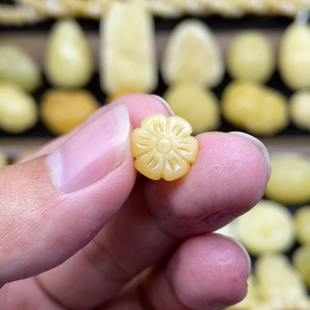 琥珀未镶嵌裸石琥珀蜜蜡
