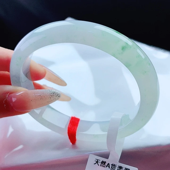 翡翠未镶嵌手镯58贵妃