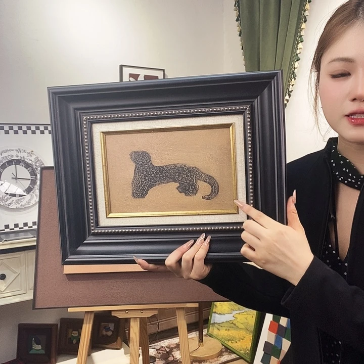 横款金钱豹装饰画