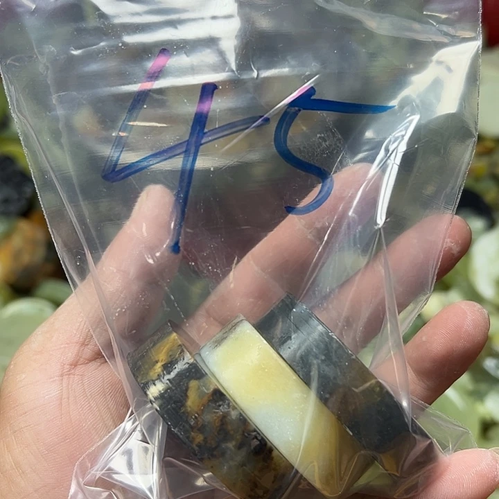 牛***王未镶嵌蛇纹石玉鱼缸石，盆景石