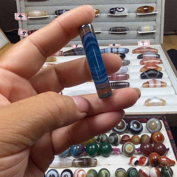 用***6玛瑙/玉髓未镶嵌珠宝半成品