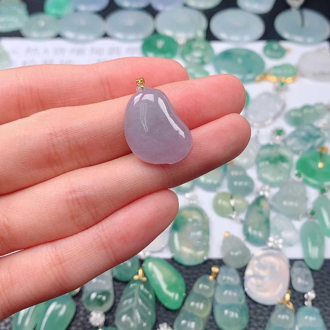 翡翠颈饰18K金镶嵌天然翡翠