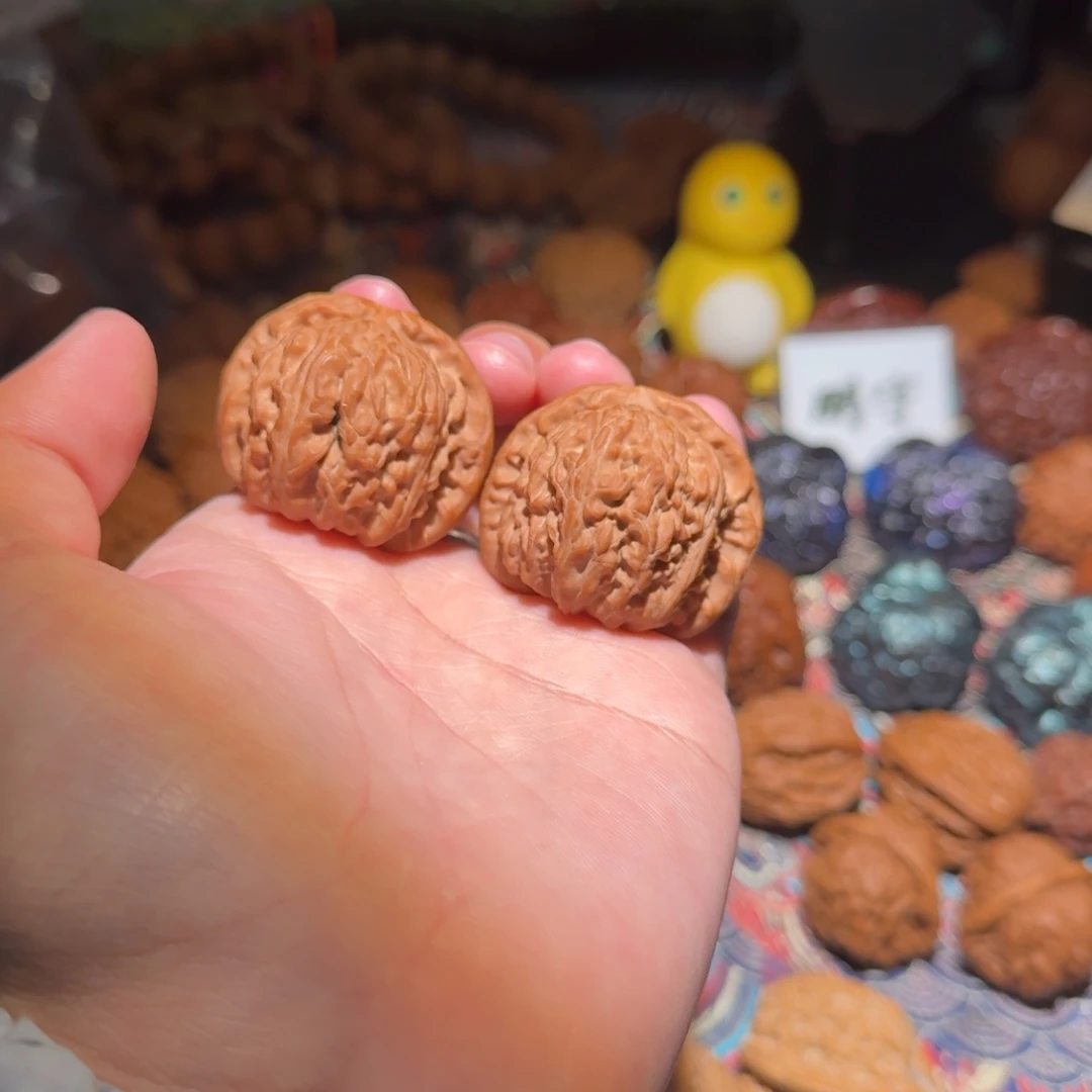 文玩核桃把件1668号40球白狮子文玩核桃