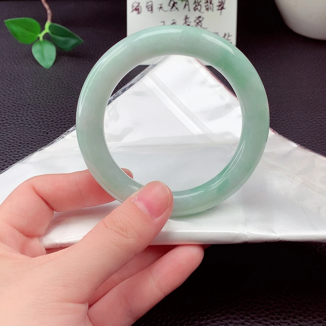 翡翠未镶嵌手镯翡翠