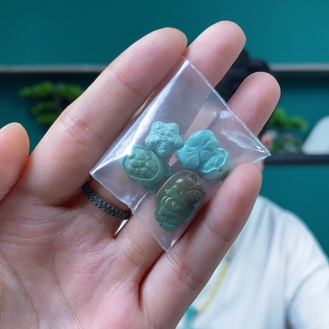 绿松石未镶嵌珠宝奇石