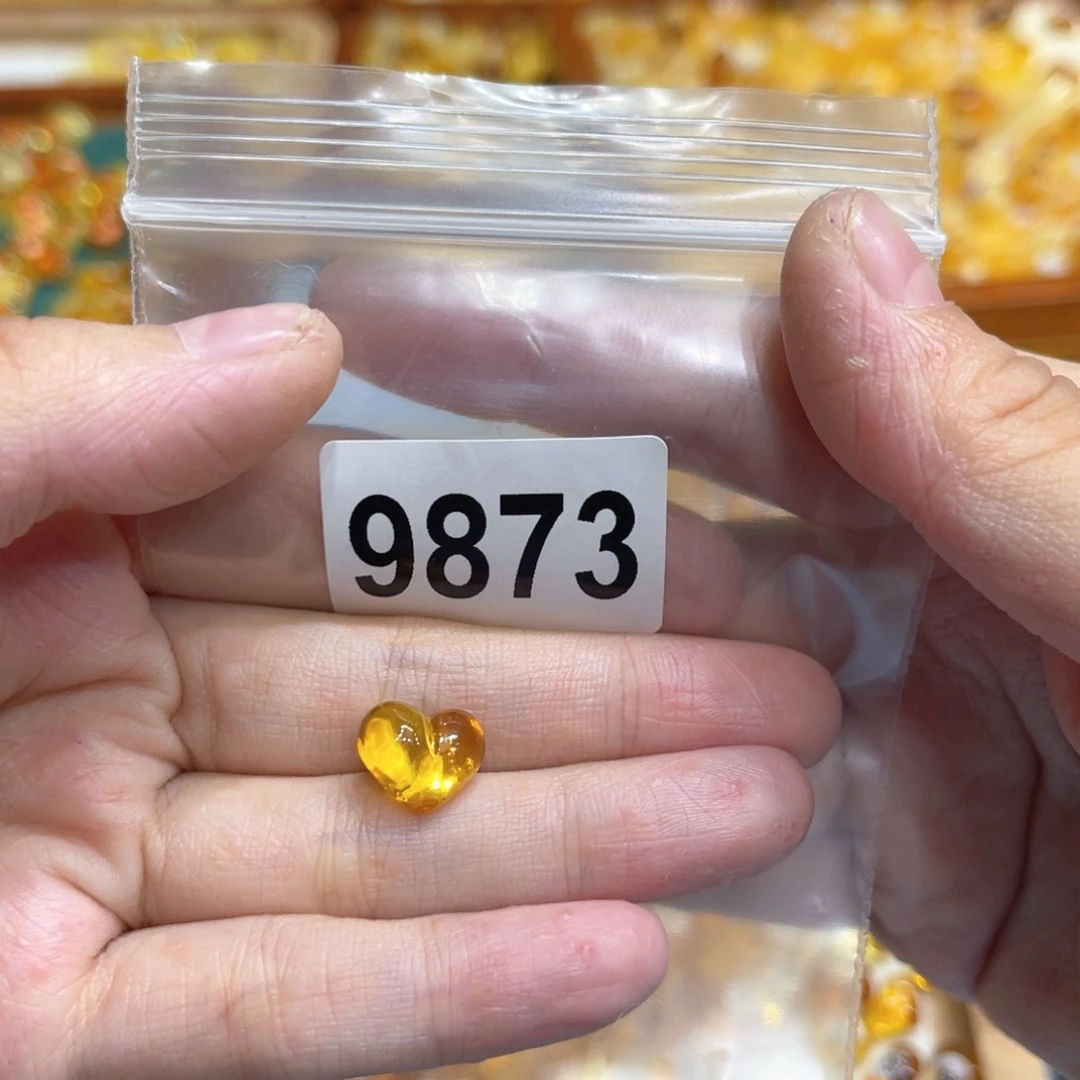 琥珀颈饰未镶嵌蜜蜡