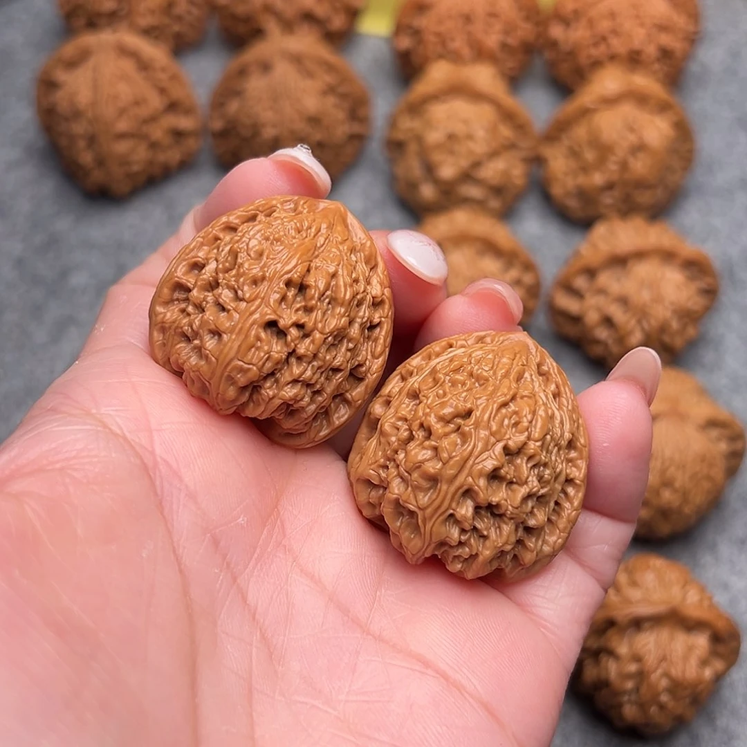 把件文玩核桃精品三角红宝石33全品