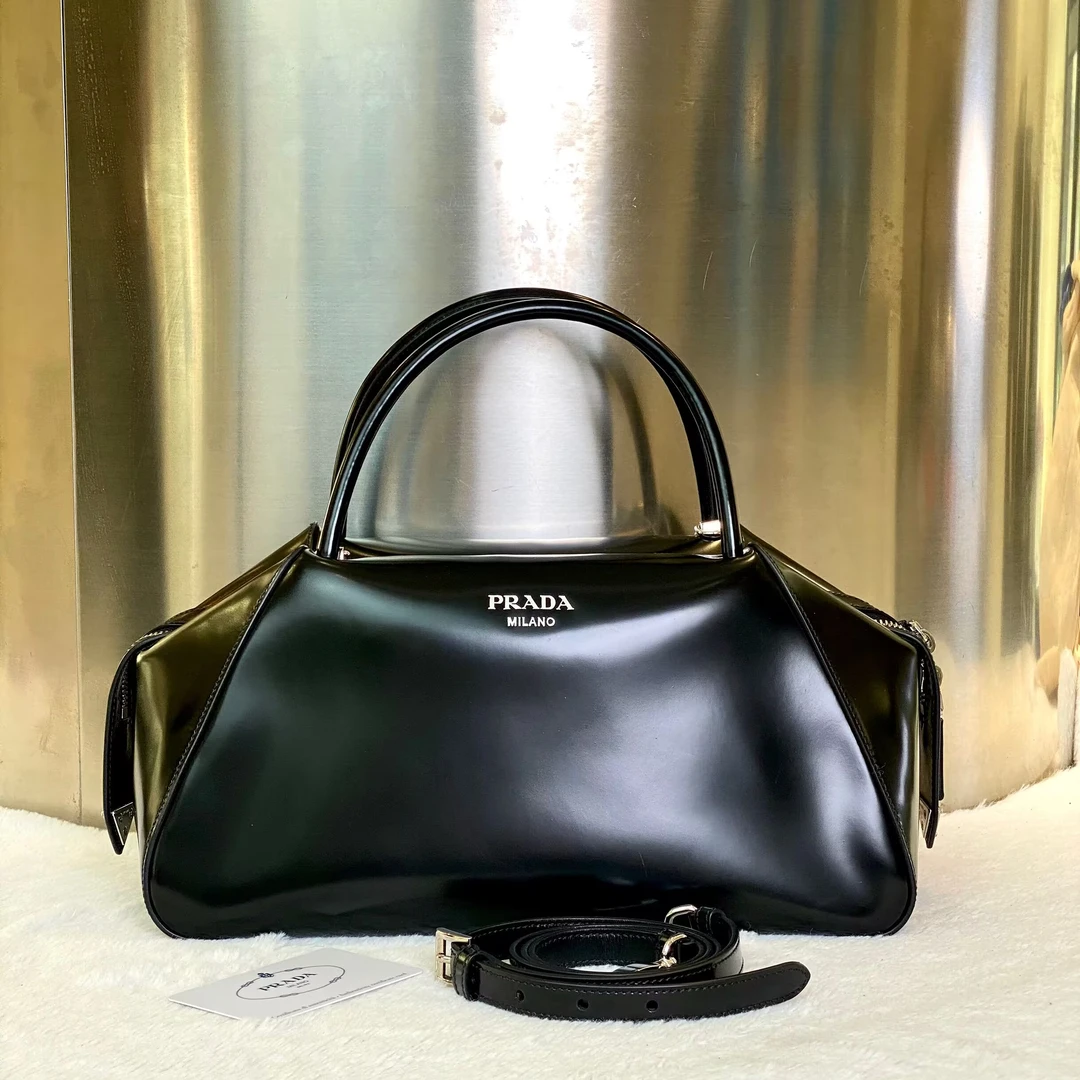 99新 Prada/普拉达 古有98新普拉达中号手提斜挎包0657