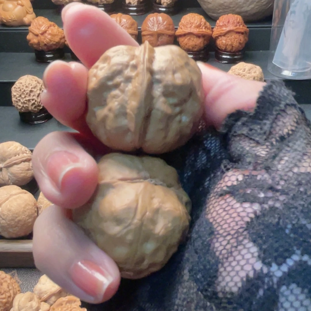 文玩核桃吊坠玉，玲珑……