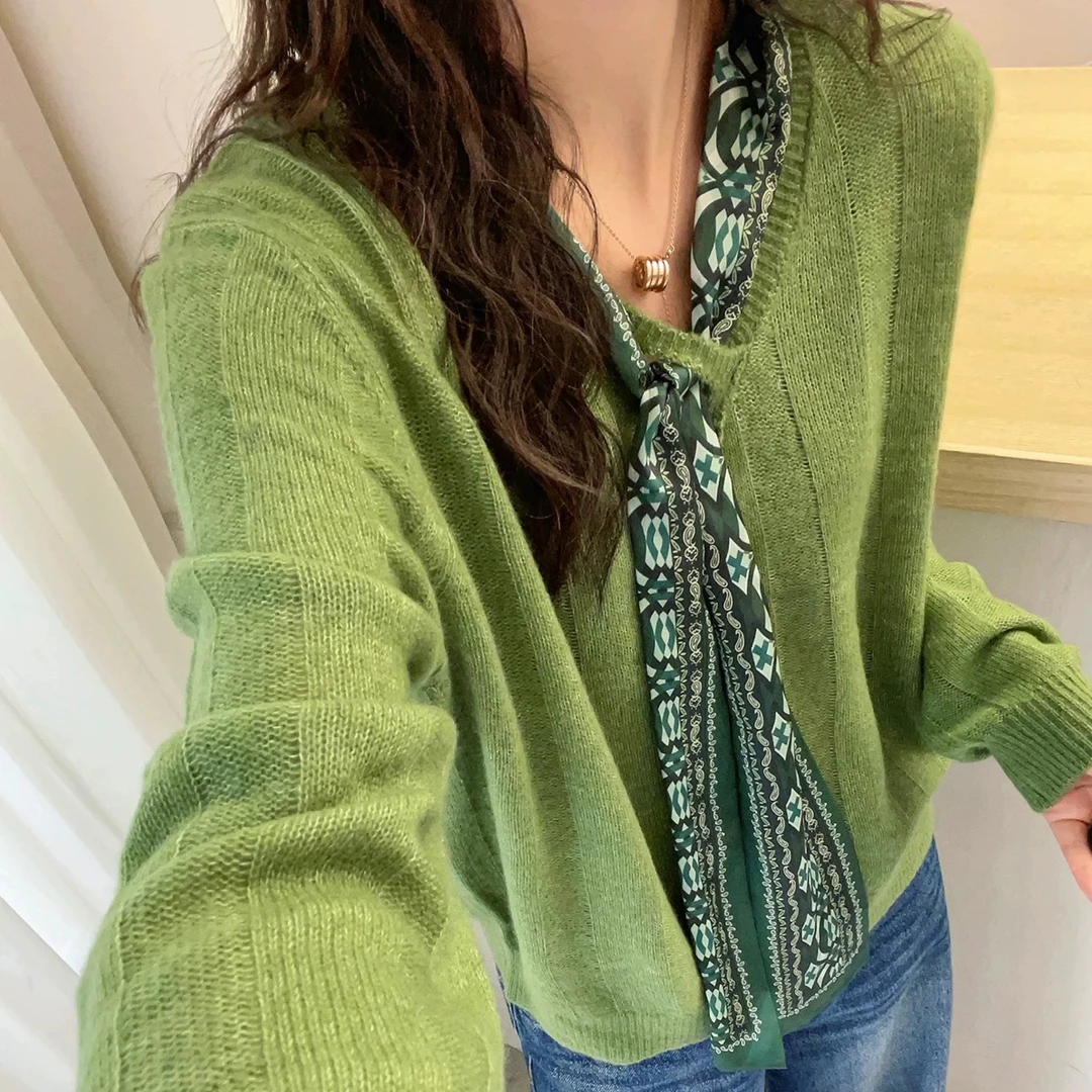 【新品推荐】韩系V领配丝巾长袖纯色简约休闲针织衫