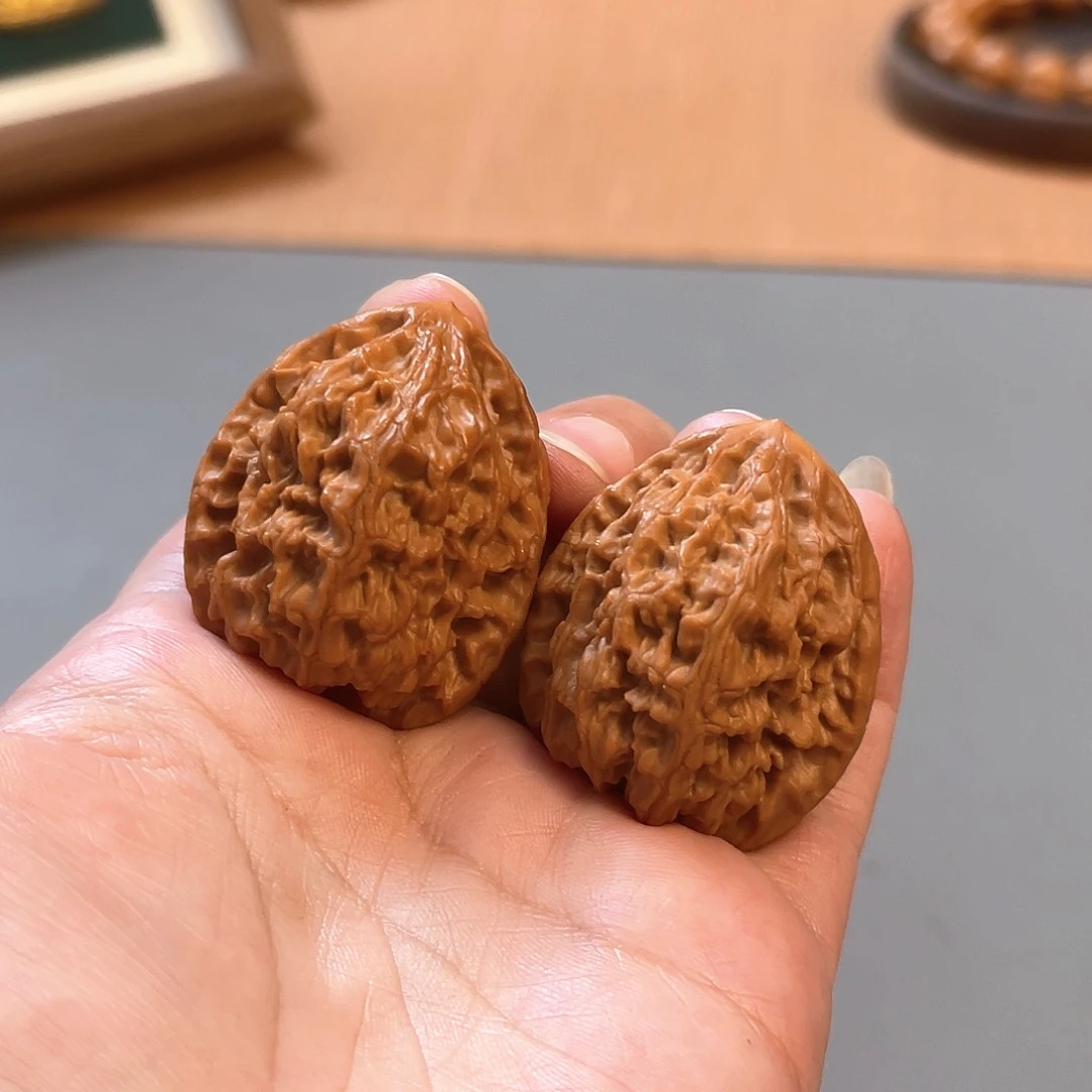 桃核把件34×35尺精修打底十三陵鸡心XM1097