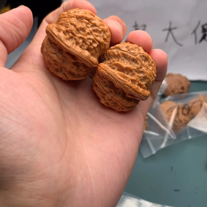 文玩核桃把件不****称血麒麟205