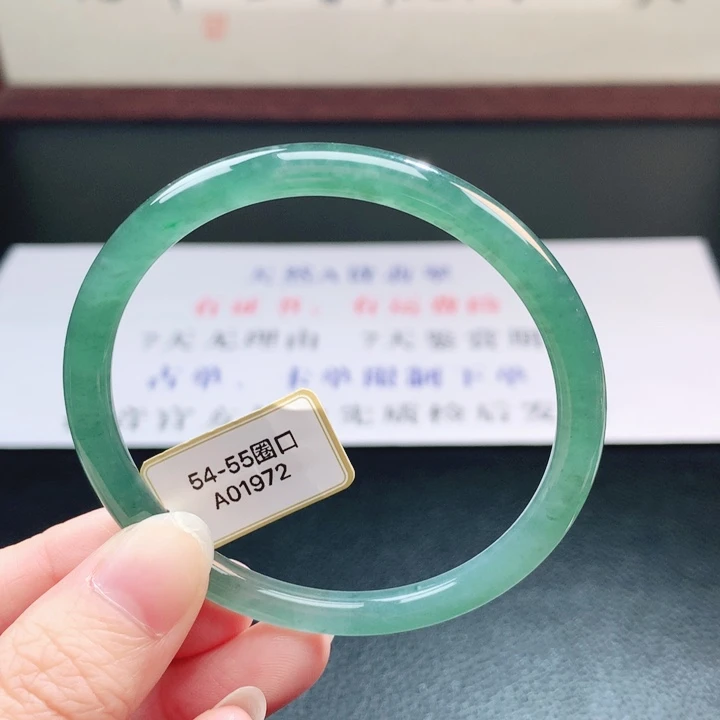 翡翠未镶嵌手镯翡翠23