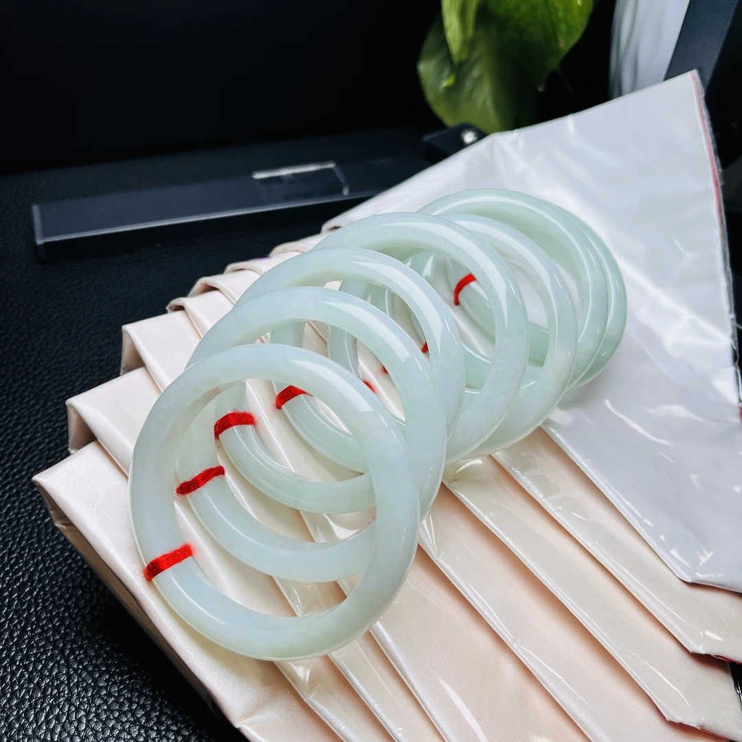 Y7未镶嵌翡翠手镯多人拍一发一
