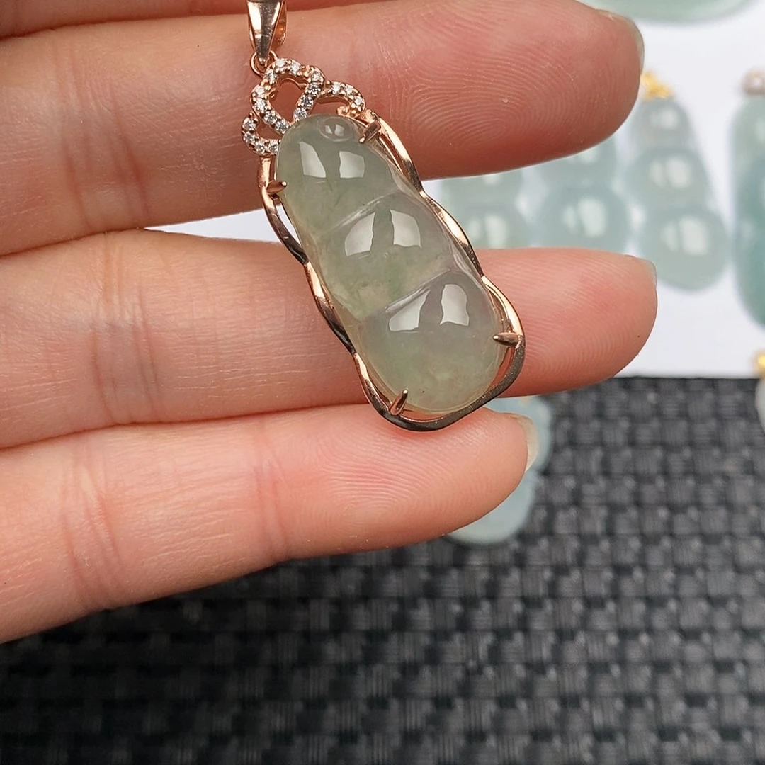 翡翠颈饰银S925镶嵌吊坠