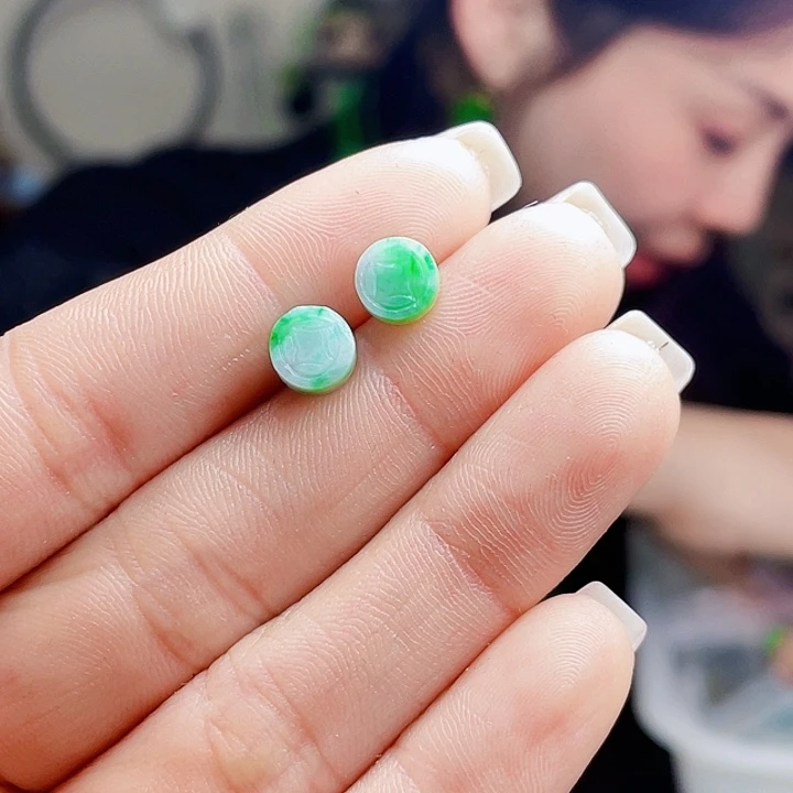 翡翠18K金镶嵌颈饰多样性