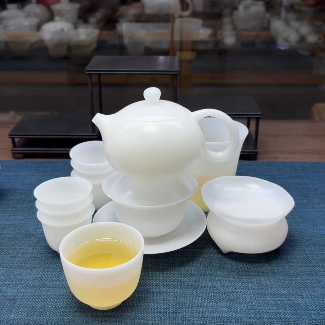 元宝素烧薄胎璞玉冰种