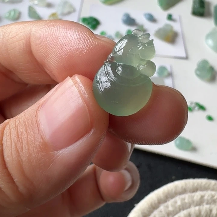 定制翡翠未镶嵌聚宝盆