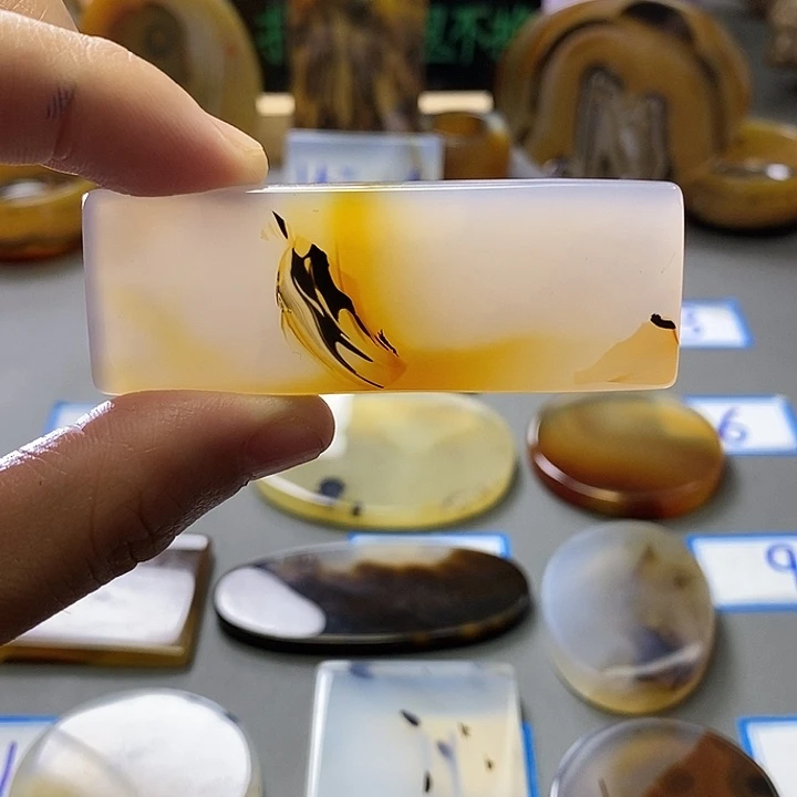 爷***”玛瑙/玉髓未镶嵌珠宝半成品