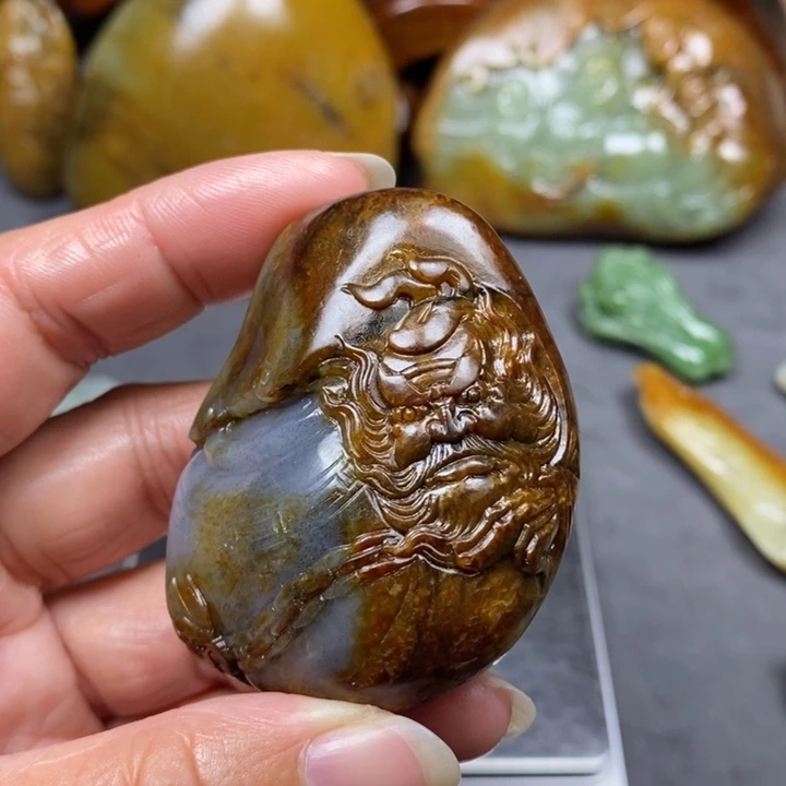 和田玉未镶嵌把件