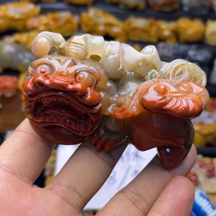 石英质玉（黄龙玉）未镶嵌颈饰