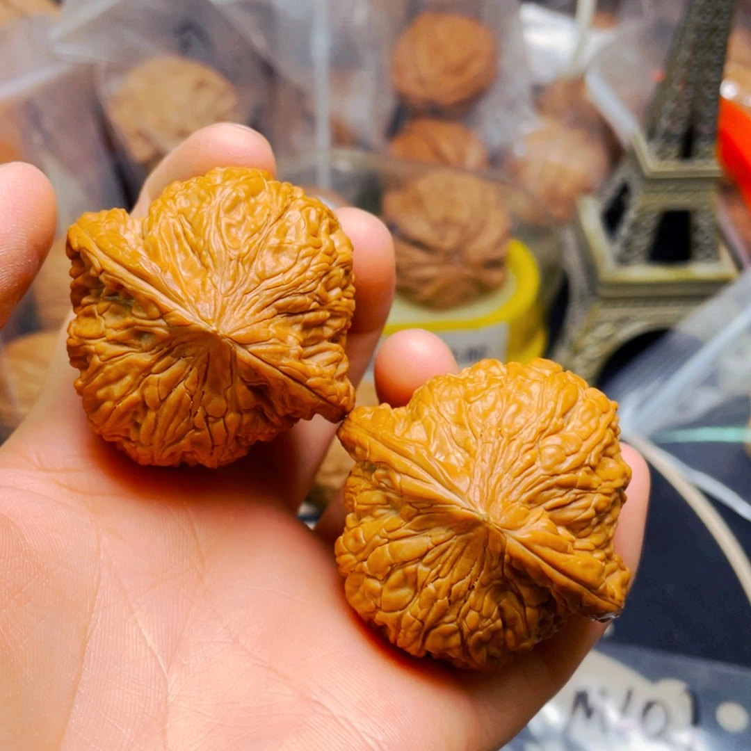 文玩核桃吊坠泥鳅背
