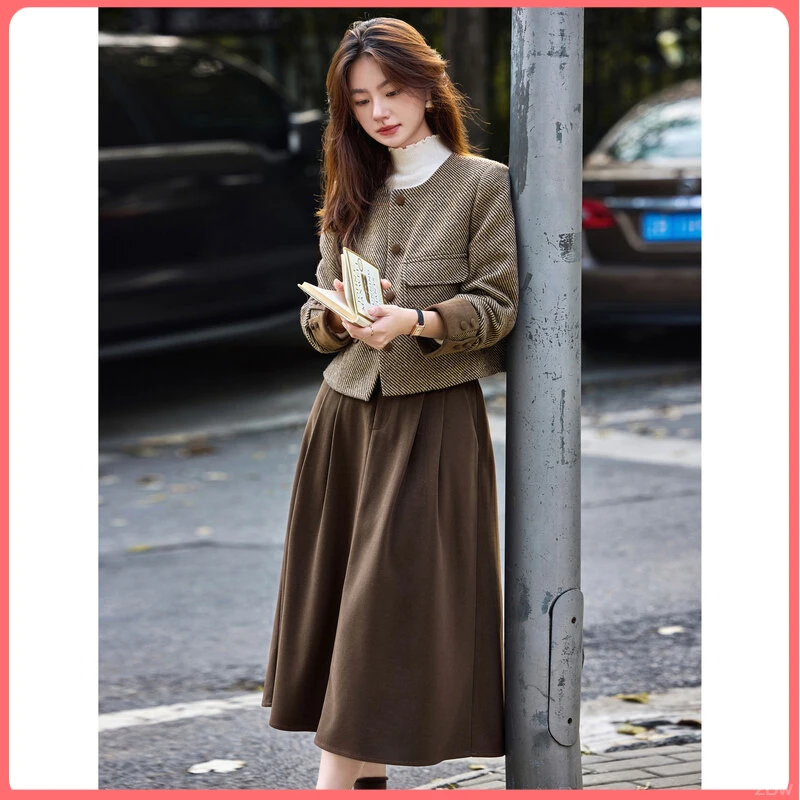 法式时尚气质套装2025年秋冬季新款圆领小香风厚款通勤半裙两件套