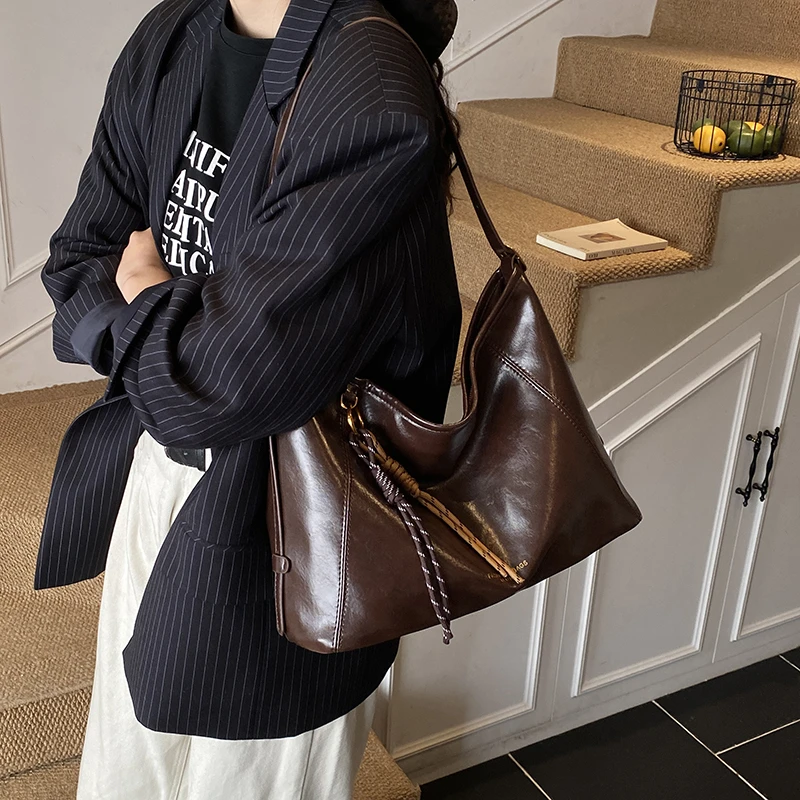 通勤复古美拉德大容量包包女2025新款秋冬季百搭单肩斜挎包托特包