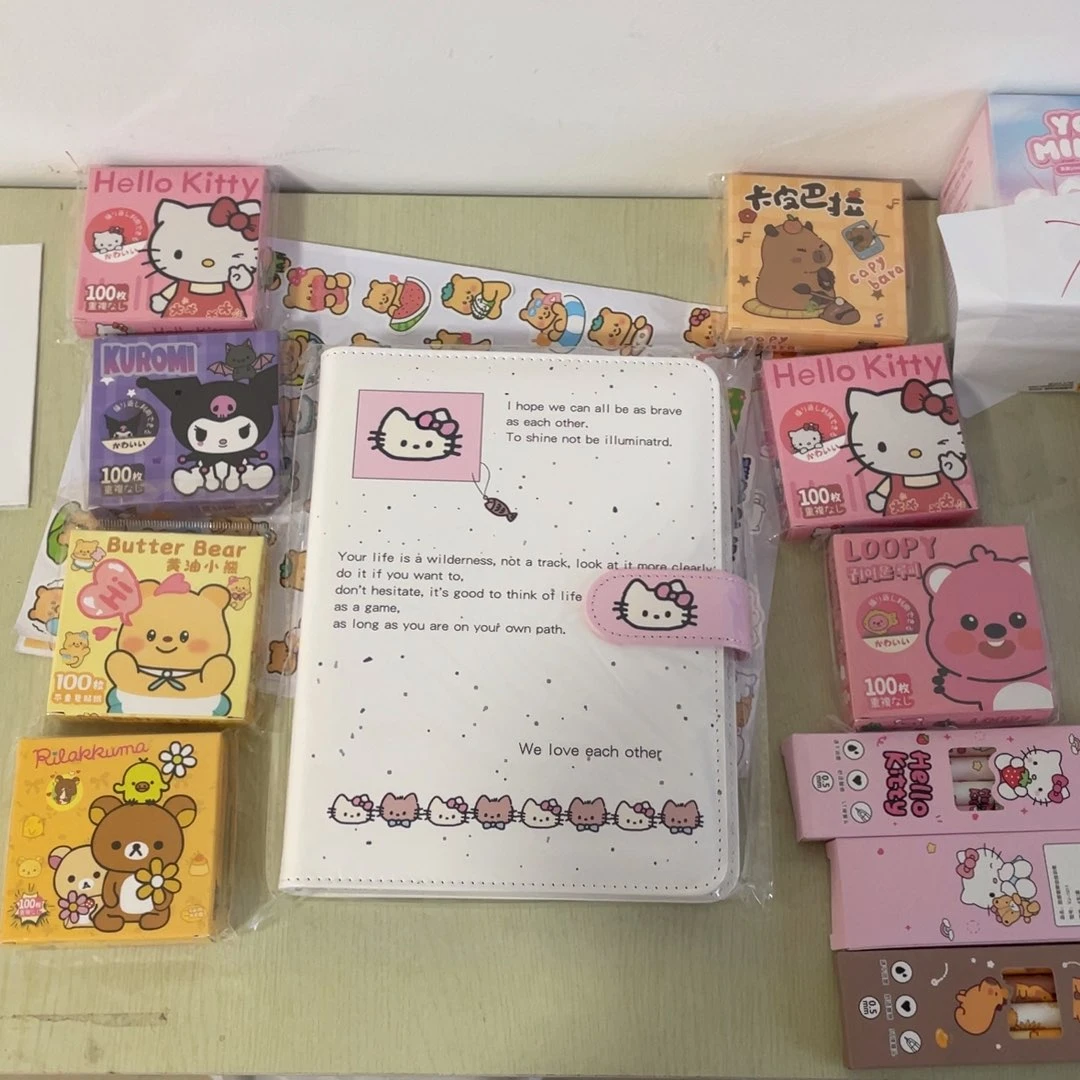 两盒kt的笔卡皮巴拉一个英文kt