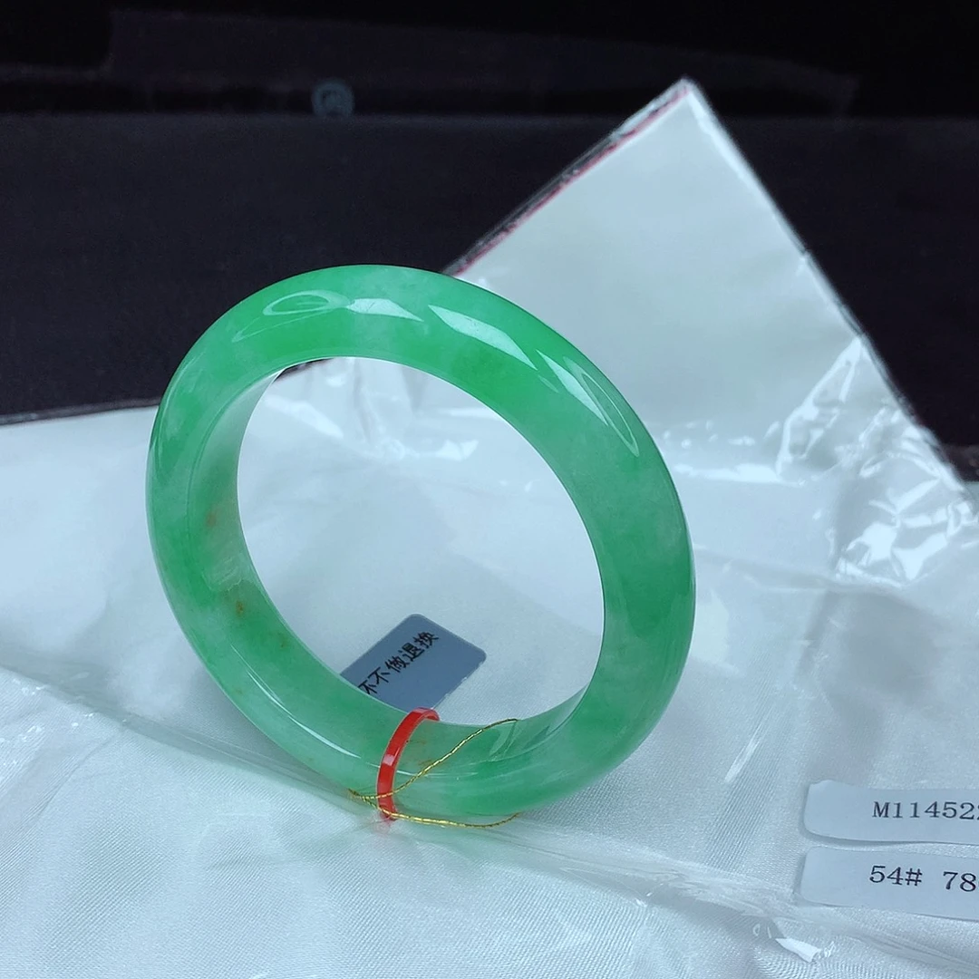 翡翠手镯未镶嵌54.6圈522