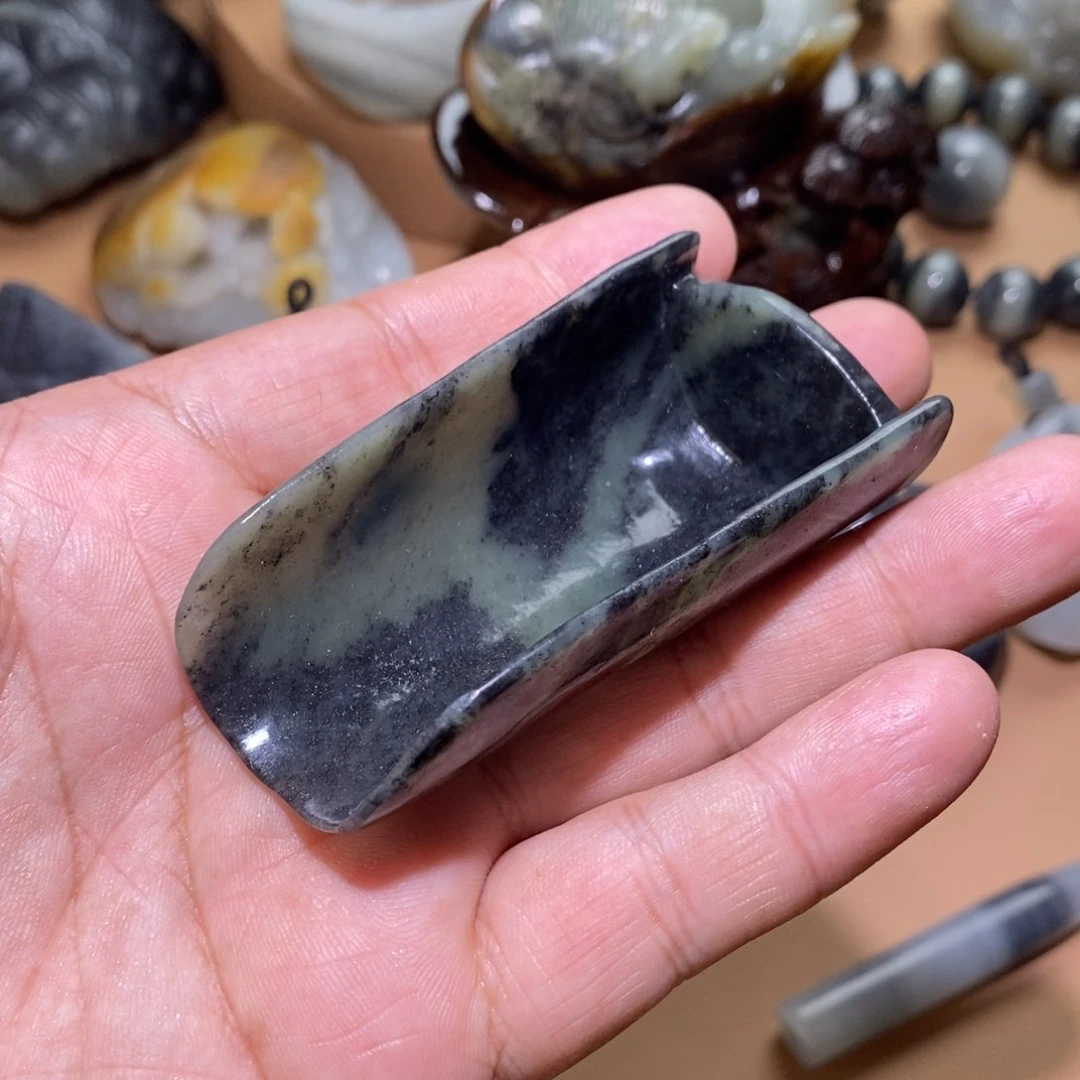 未镶嵌和田玉摆件