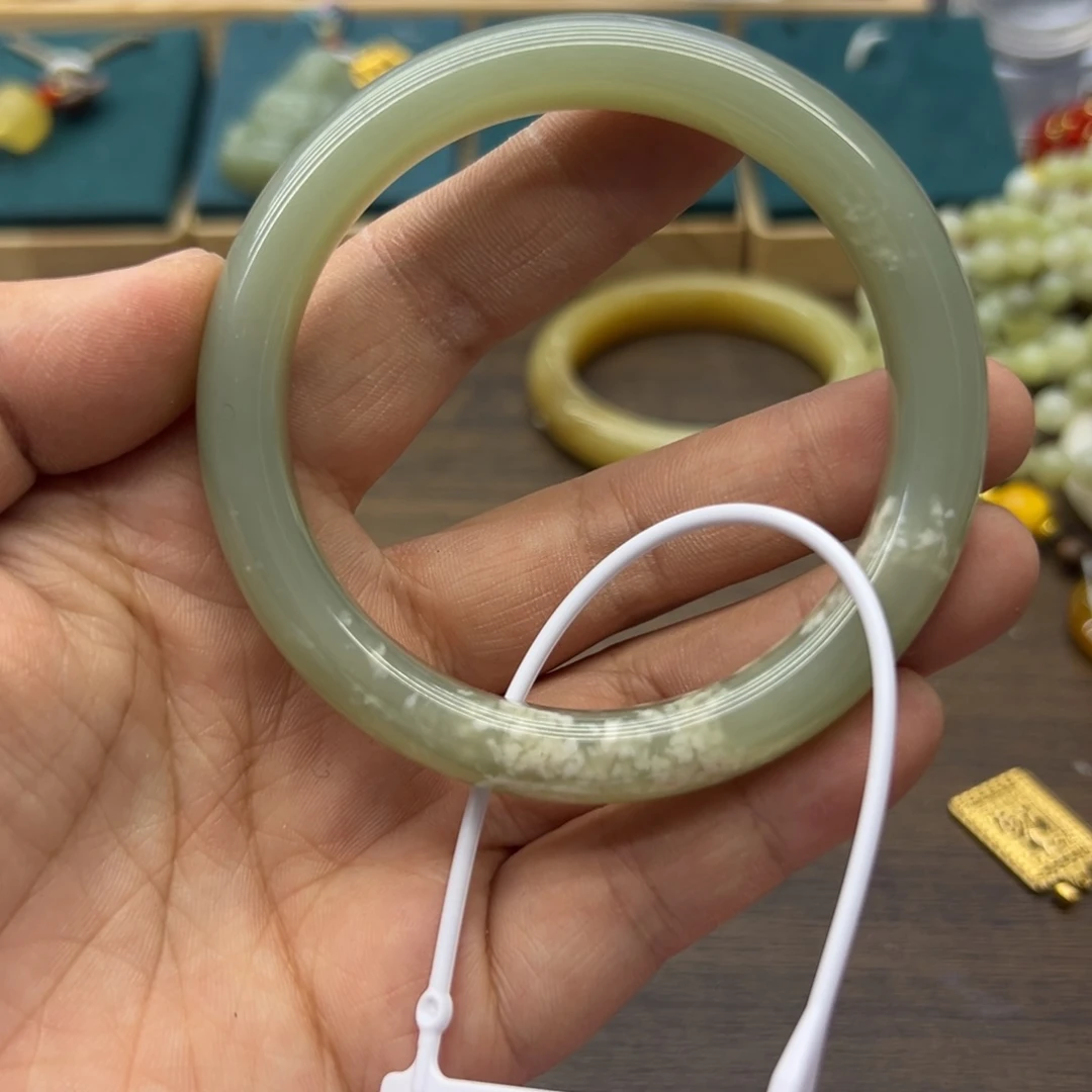 和田玉未镶嵌手镯59.7圈围1532