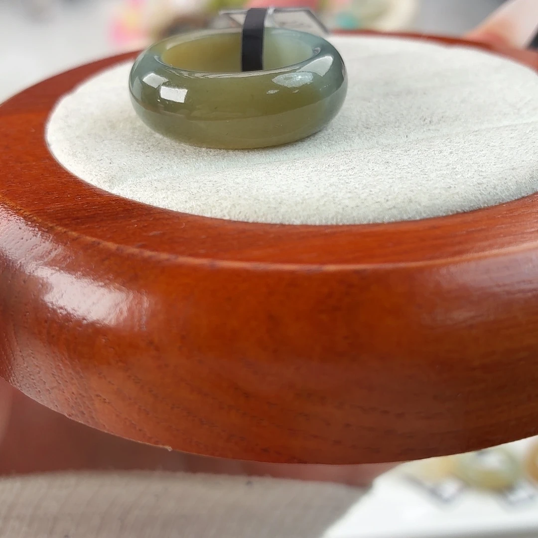 和田玉未镶嵌戒指r58两口蓝糖轮胎18.4