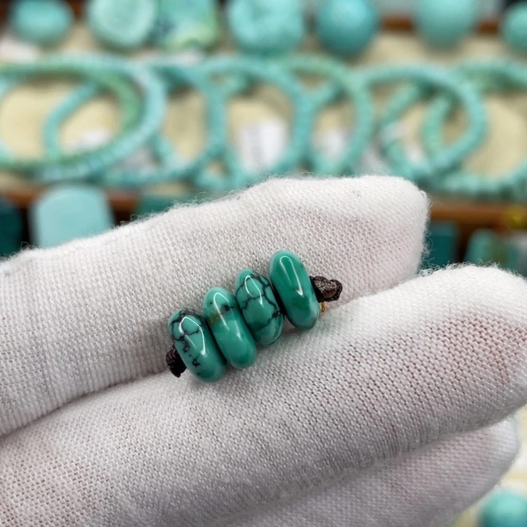 绿松石未镶嵌挂件