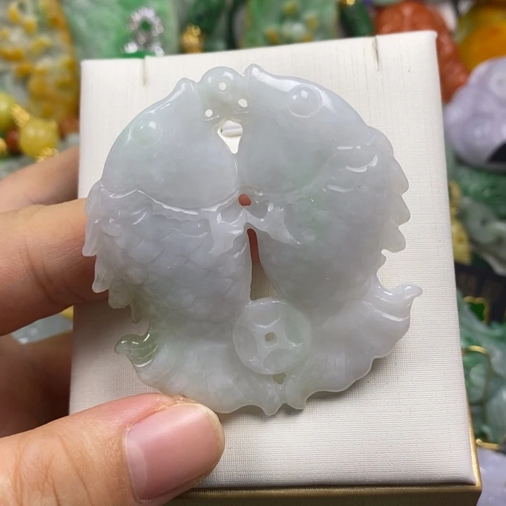 翡翠未镶嵌吊坠(赠链)