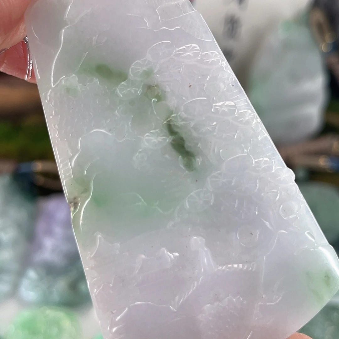 翡翠未镶嵌颈饰山水牌