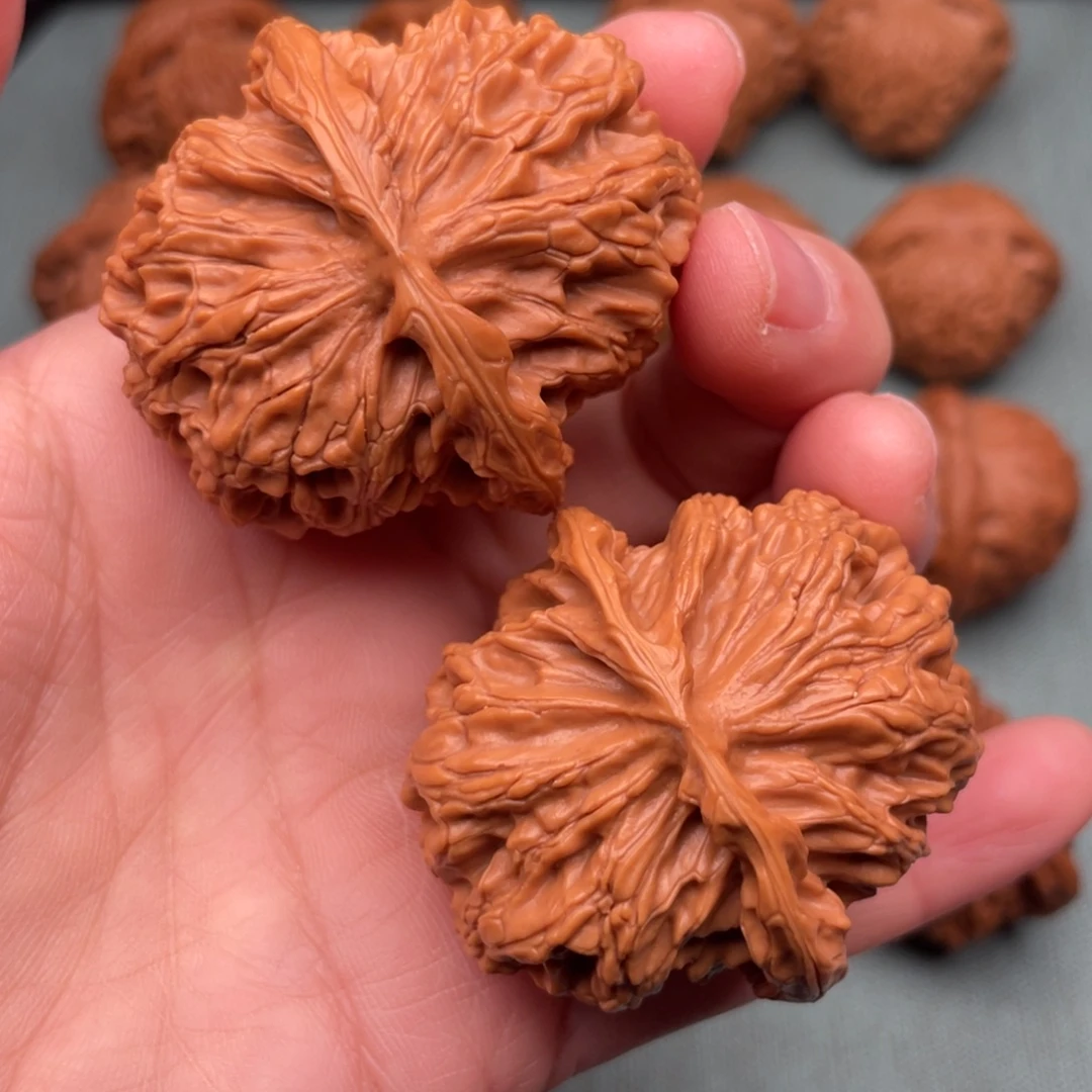 文玩核桃把件42红皮老树球苹果