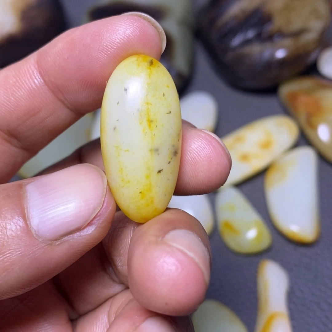 和田玉（糖玉）未镶嵌挂件