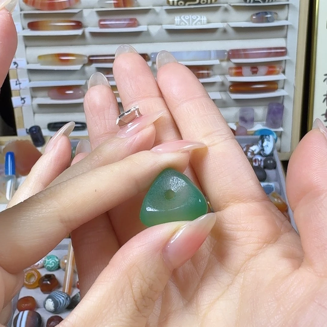 完***者玛瑙/玉髓未镶嵌天然玛瑙