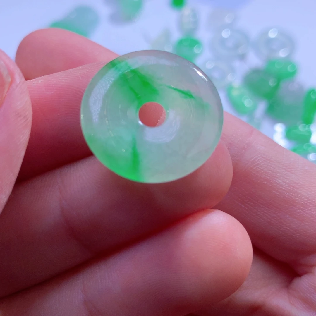 翡翠未镶嵌颈饰缅甸翡翠