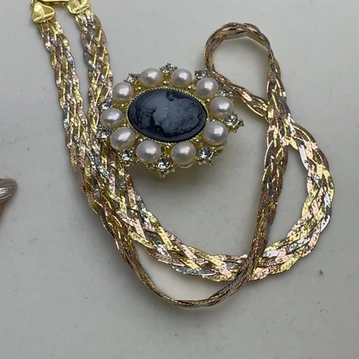 淡水珍珠颈饰未镶嵌