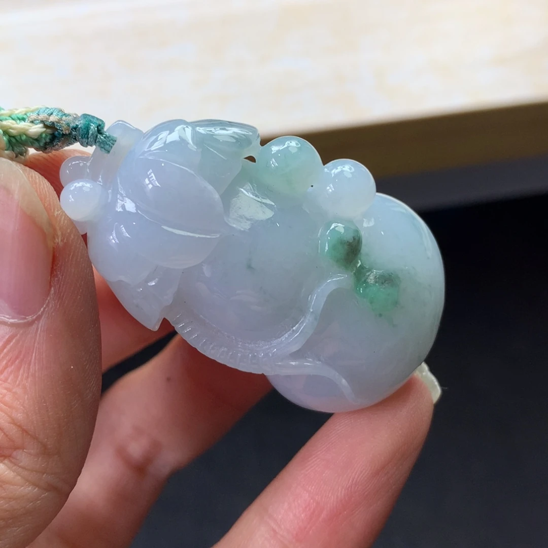 翡翠未镶嵌颈饰吊坠