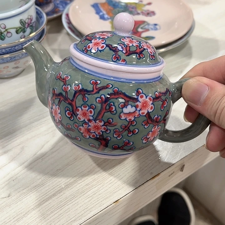 瓷片/////景德镇陶瓷茶壶。红。