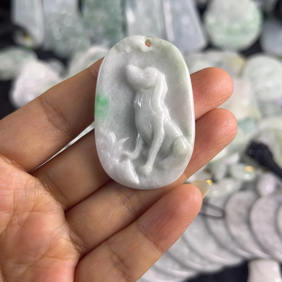 翡翠未镶嵌吊坠(不含链)瑕疵