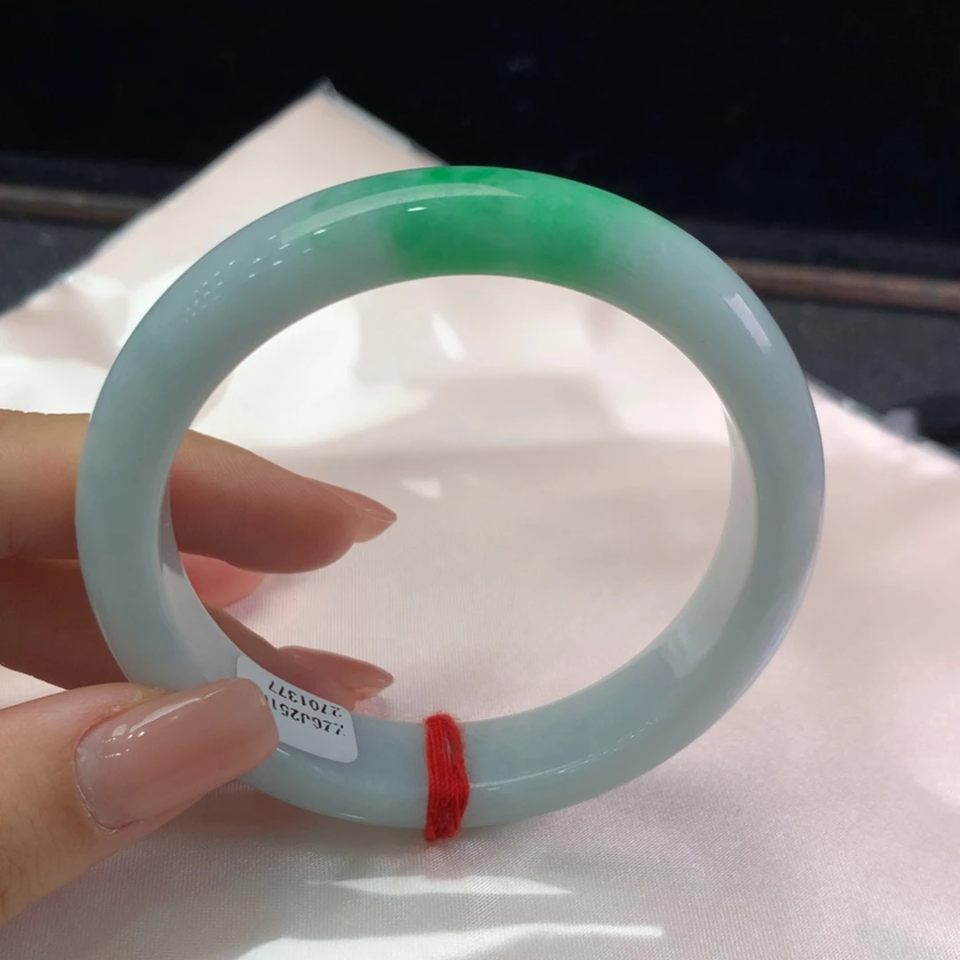 翡翠未镶嵌手镯缅甸A货翡翠 绿底阳绿56 57