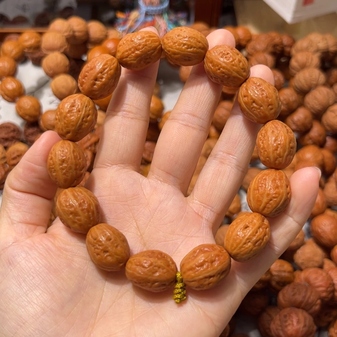 桃核吊坠小枣手串