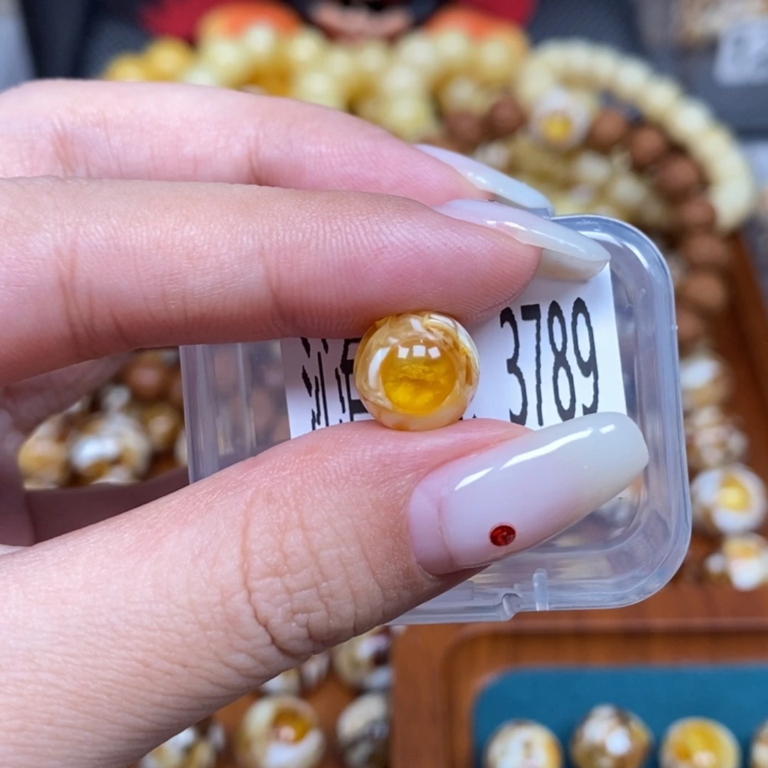 蜜蜡未镶嵌珠宝奇石3789