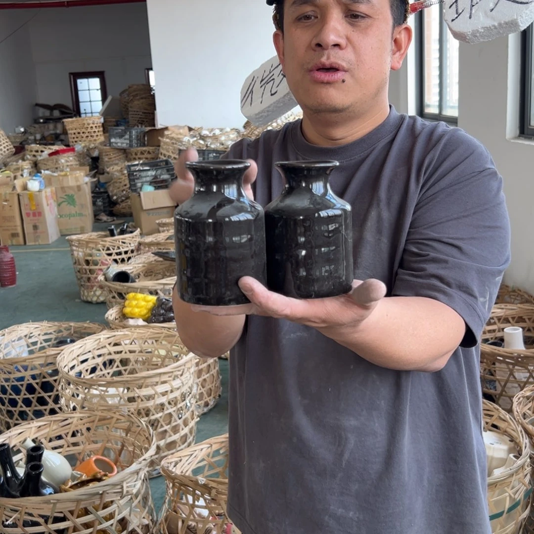 摆件93 号高中低温陶瓷瓶（部分微瑕）