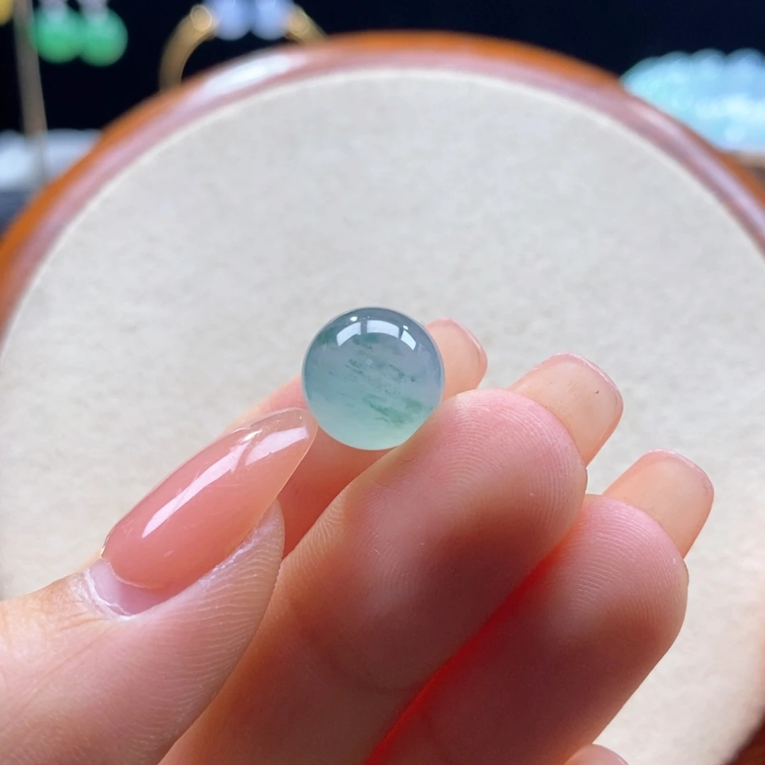 翡翠未镶嵌颈饰翡翠高冰蓝底飘花圆珠