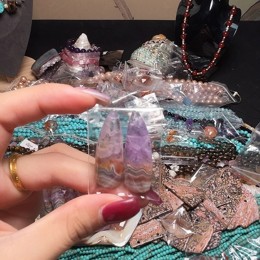 玛瑙/玉髓足银镶嵌珠宝半成品E579。天然极光玛瑙一对